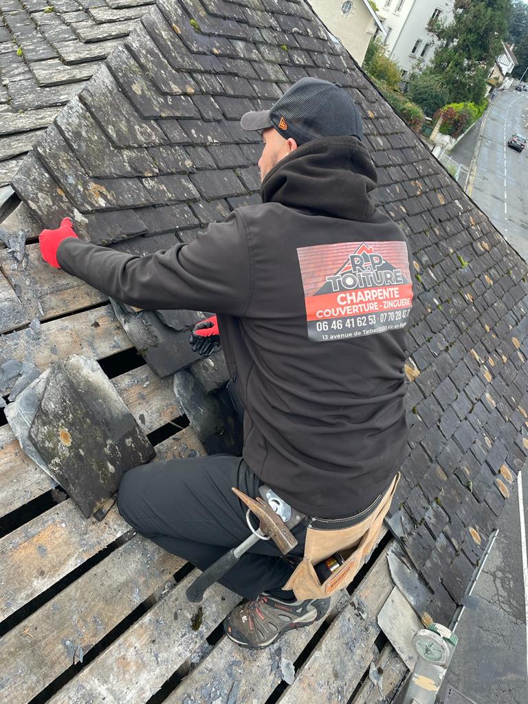 Showroom RP Toiture Charpente, couverture, zinguerie, isolation, ossature bois, bardage, traitement de charpente à Tarbes et Pau dans les hautes Pyrénées et Occitanie 65 et 64